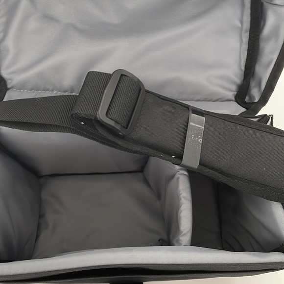 Canon EOS Shoulder Bag 100ES Black - Picture 2 of 4